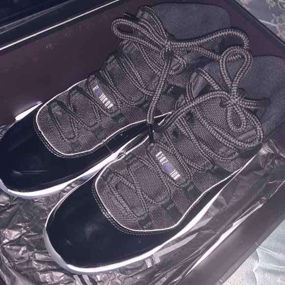 Size 10-11 mens comes with original box all original no reps - Picture 8 of 8